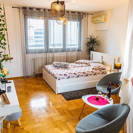 Flexible Selfcheckins 15 & 19 - Zagreb - Garage - Loggia - New - Apartments Repinc Exterior photo