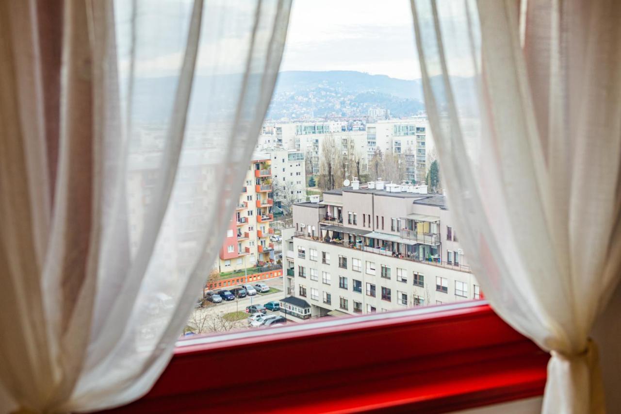 Flexible Selfcheckins 15 & 19 - - Garage - Loggia - New - Repinc Apartment *