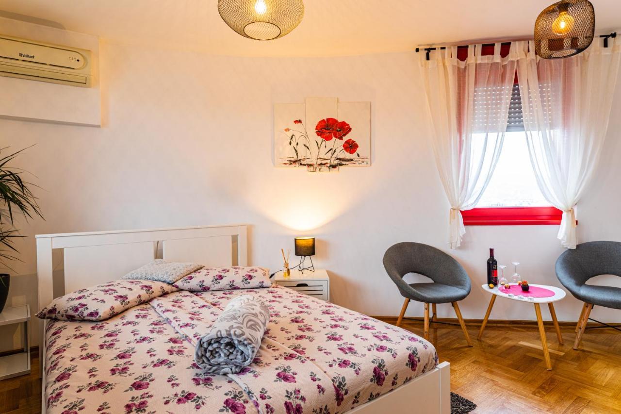 Flexible Selfcheckins 15 & 19 - - Garage - Loggia - New - Repinc * Zagreb