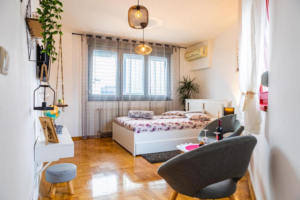 Flexible Selfcheckins 15 & 19 - - Garage - Loggia - New - Repinc