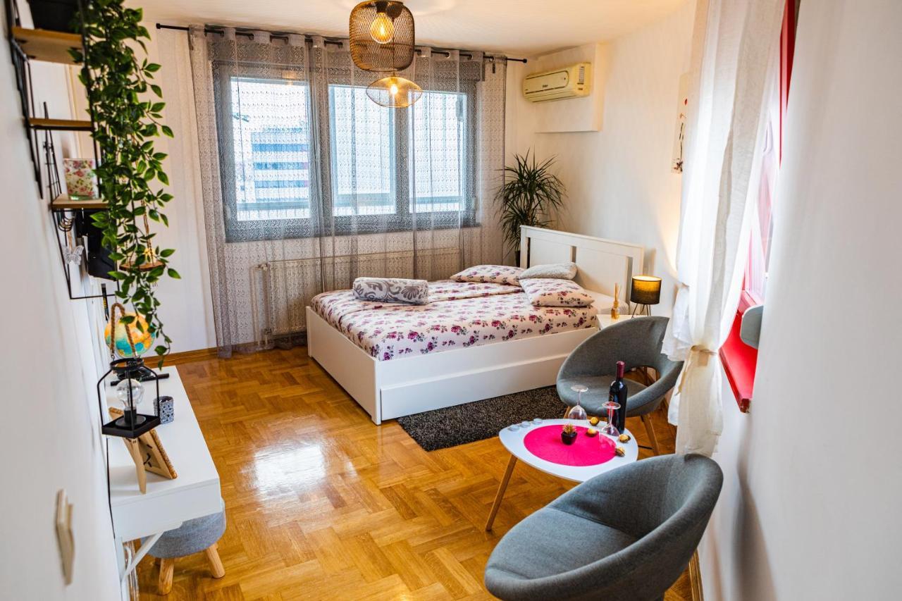 Apartment Flexible Selfcheckins 15 & 19 - - Garage - Loggia - New - Repinc