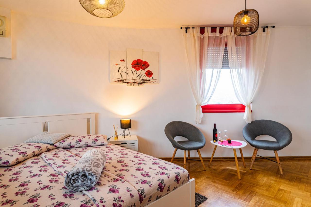 Flexible Selfcheckins 15 & 19 - - Garage - Loggia - New - Repinc