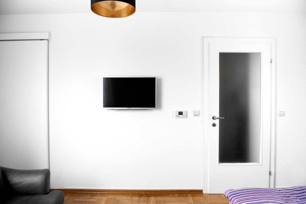 Apartment Flexible Selfcheckins 15 & 19 - - Garage - Loggia - New - Repinc Zagreb