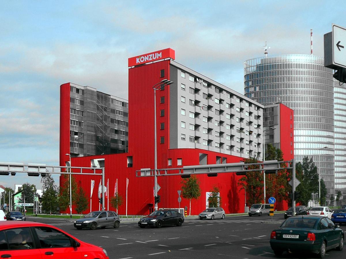 Flexible Selfcheckins 15 & 19 - - Garage - Loggia - New - Repinc Apartment *